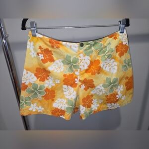 Hilo Hattie Floral Hawaiian Print Women’s Shorts Size M 100% Cotton